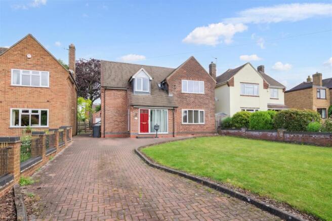 4 bed property, in Highfields Close, £525,000
