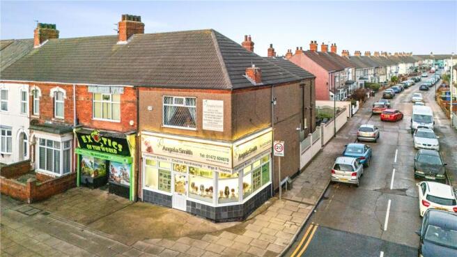 2 bed property, in Grimsby Road, £259,000