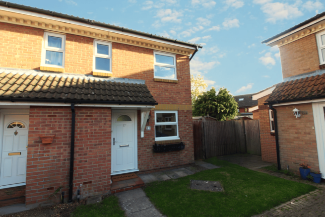 2 bed property, in Constantine Place, £325,000