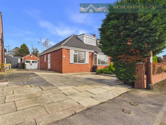3 bed property, in Laburnum Avenue, £320,000