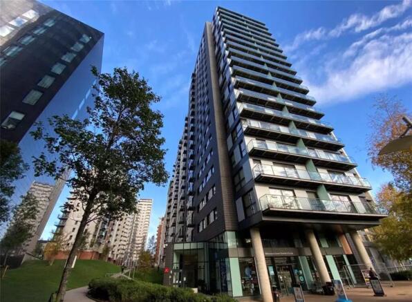 2 bed property, in Cypress Place. 9 New Century Park, £200,000