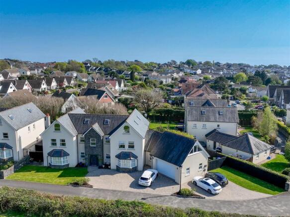 6 bed property, in Lady Housty Avenue, £1,595,000