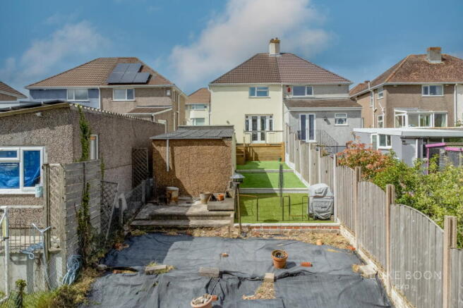 3 bed property, in Churchway, £260,000