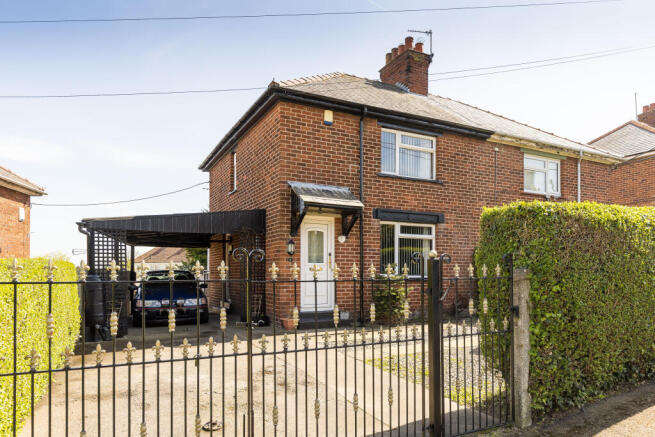 2 bed property, in Rogers Lane, £184,950