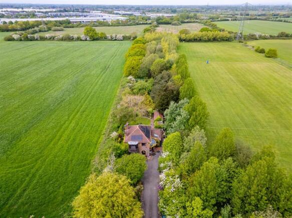 3 bed property, in Meadhouse, £550,000