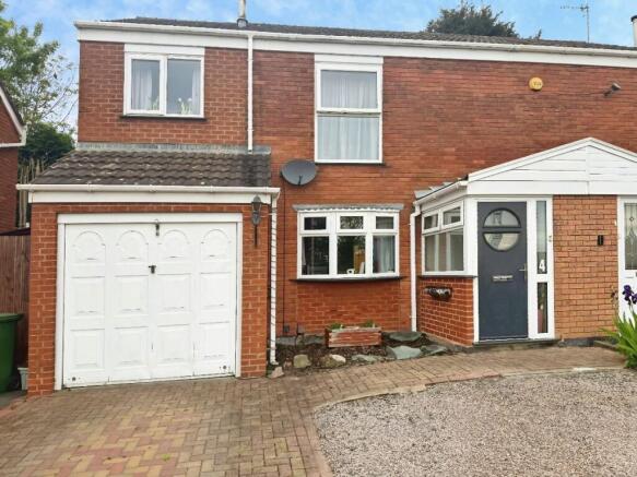 4 bed property, in Evesham Rise, £325,000