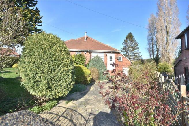 2 bed property, in Pinfold Road, £230,000