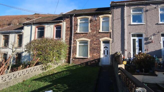 2 bed property, in Greenfield Street, £104,950