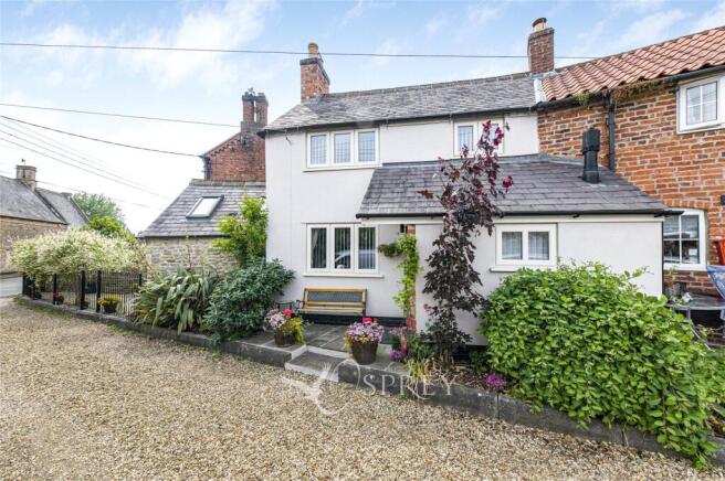 2 bed property, in Back Lane, £225,000