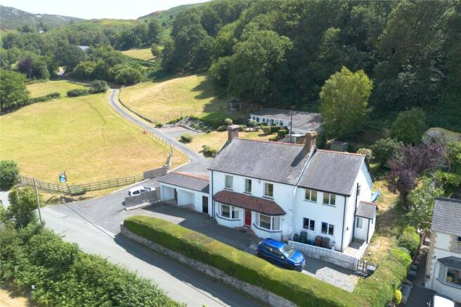 7 bed property, in Conwy Old Road, £550,000