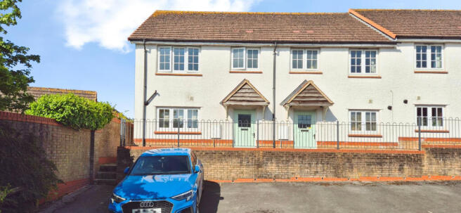 3 bed property, in Wambrook Place, £275,000