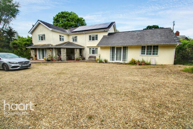 4 bed property, in Raglan, £690,000