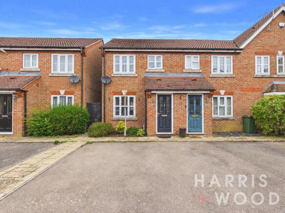 2 bed property, in Vitellus Close, £280,000