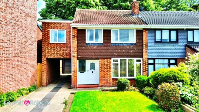 4 bed property, in Willow Road, £170,000