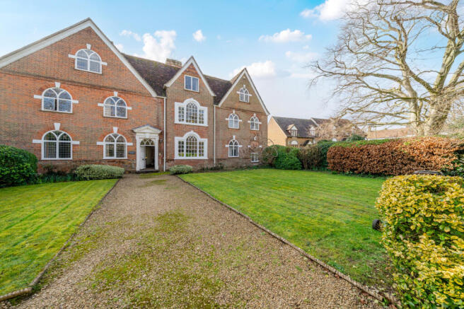 3 bed property, in Parsonage Lane, £185,000