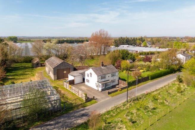 4 bed property, in Black Moss Lane, £650,000
