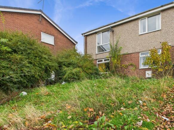 2 bed property, in Edgmond Court, £55,000