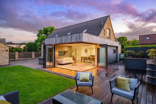 4 bed property, in Owls End, £600,000