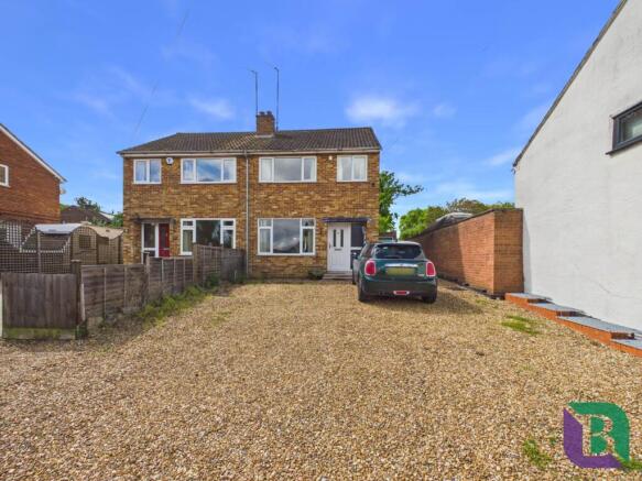 3 bed property, in Station Road, £400,000