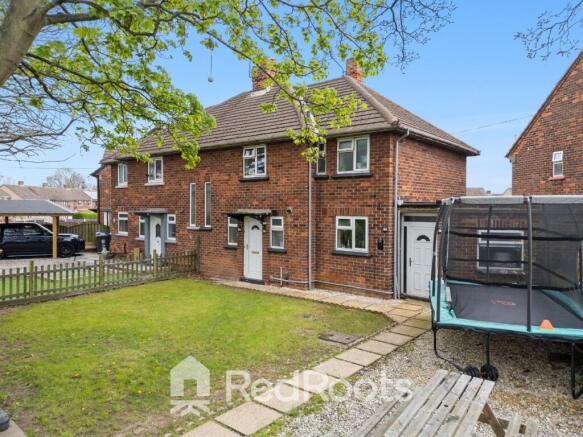 3 bed property, in Amersall Road, £180,000
