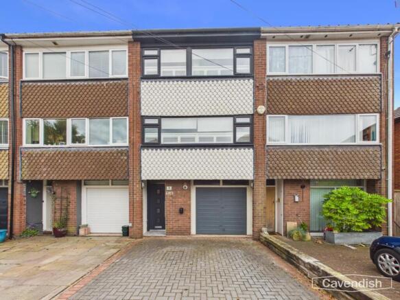 2 bed property, in Mossley Court, £280,000