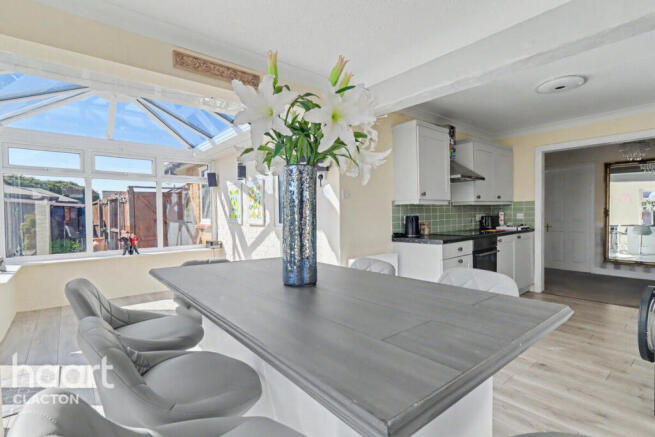 3 bed property, in Beacon Way, £400,000