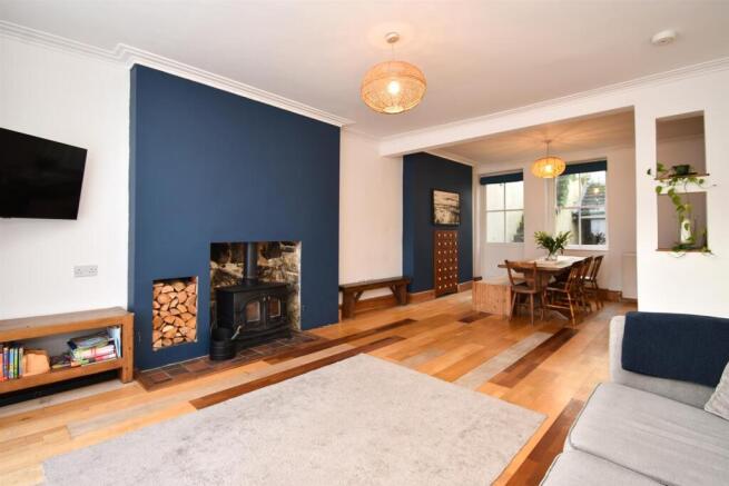 6 bed property, in East Ascent, £825,000