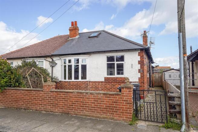 3 bed property, in The Byway, £115,000