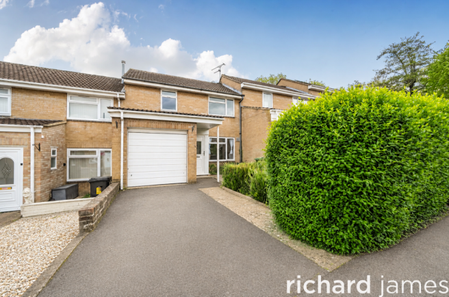 3 bed property, in Knowlands, £285,000