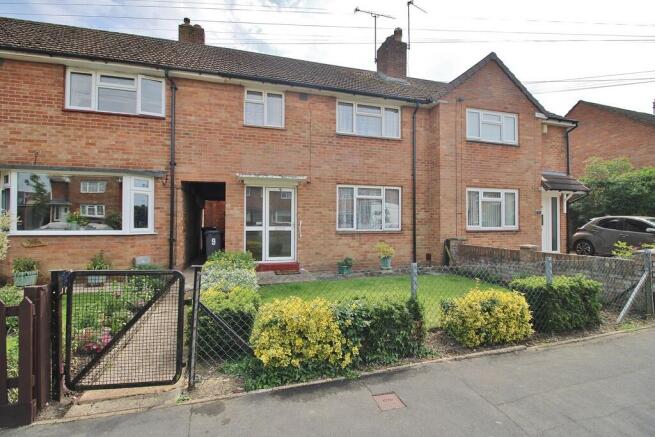 3 bed property, in Plaitford Grove, £225,000