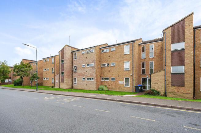 2 bed property, in Jubilee Way, £250,000