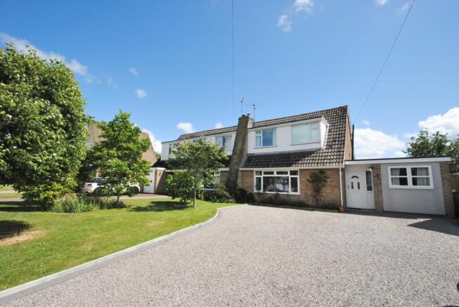 5 bed property, in The Lawns, £550,000
