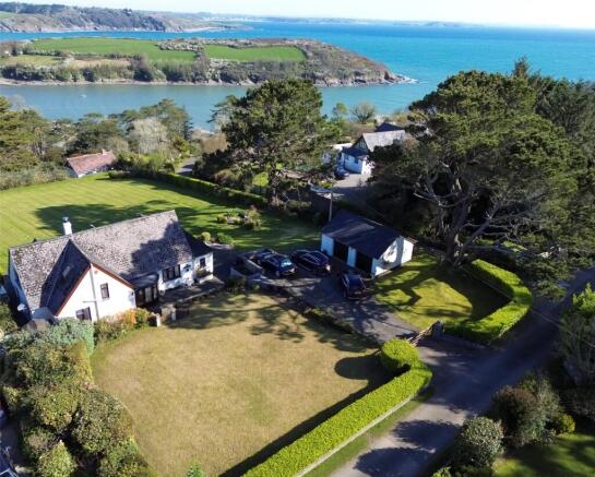 4 bed property, in Manaccan, £850,000
