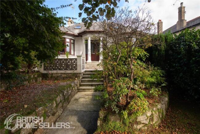5 bed property, in Trevanion Road, £400,000