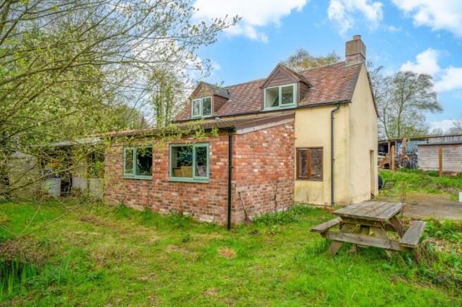 1 bed property, in Crumps Brook, £230,000