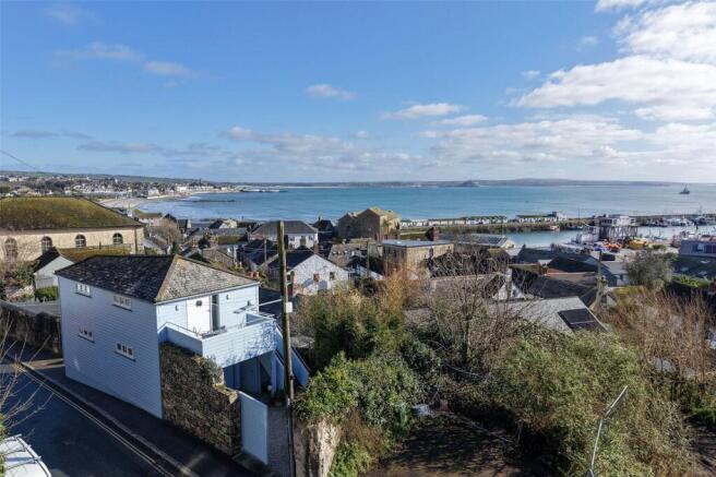 1 bed property, in Chywoone Hill, £350,000