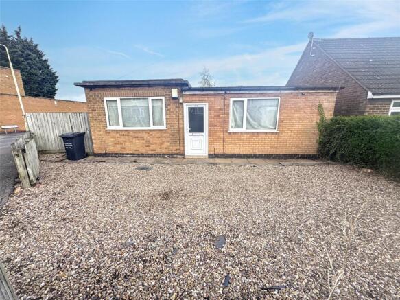 2 bed property, in Wanlip Lane, £225,000