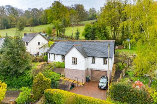3 bed property, in Old Trap Road, £445,000