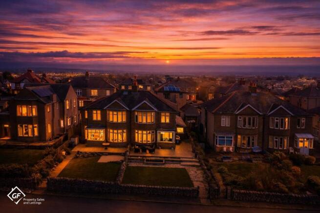 3 bed property, in The Cliffs, £375,000