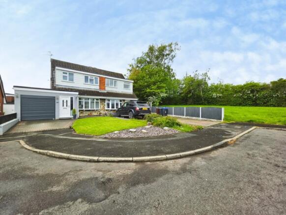 3 bed property, in Healey Avenue, £230,000