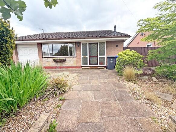 2 bed property, in Birkdale Road, £255,000