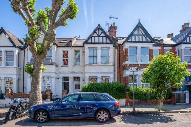 2 bed property, in St Johns Avenue, £400,000