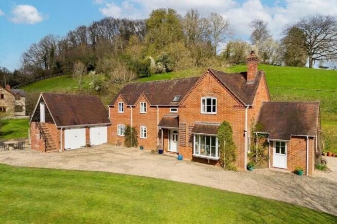 4 bed property, in Orleton Common, £900,000