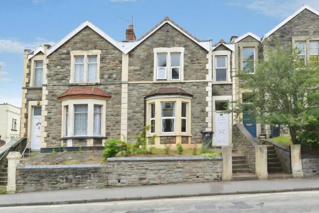 3 bed property, in Fishponds Road, £415,000