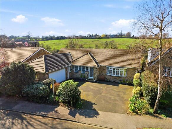 3 bed property, in Grange Close, £700,000