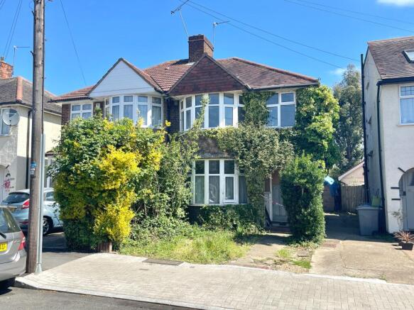 3 bed property, in Winchester Avenue, £570,000