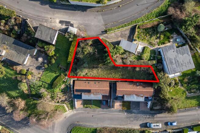 4 bed property, in Hexton Road, £10,000