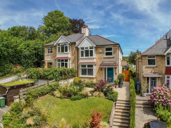 4 bed property, in Charlcombe Lane, £675,000