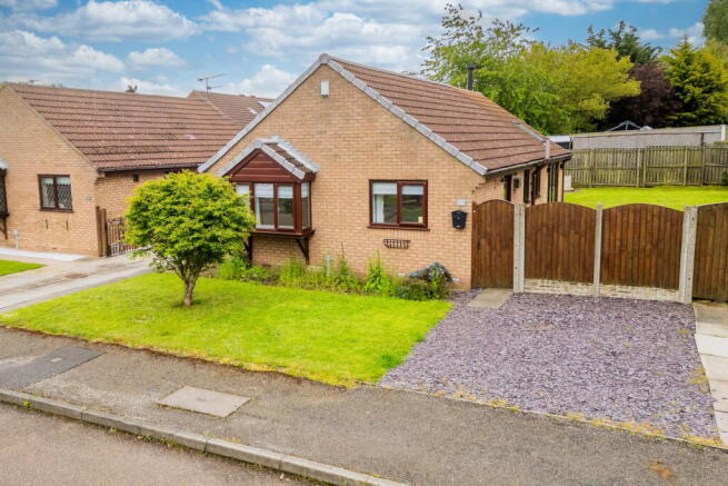 4 bed property, in Priory Way, £300,000
