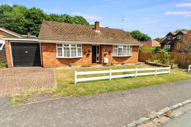 2 bed property, in Park Lane, £635,000